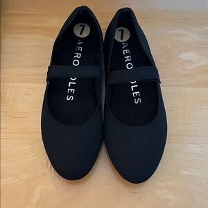 Aerosoles black knit ballet flats size 7